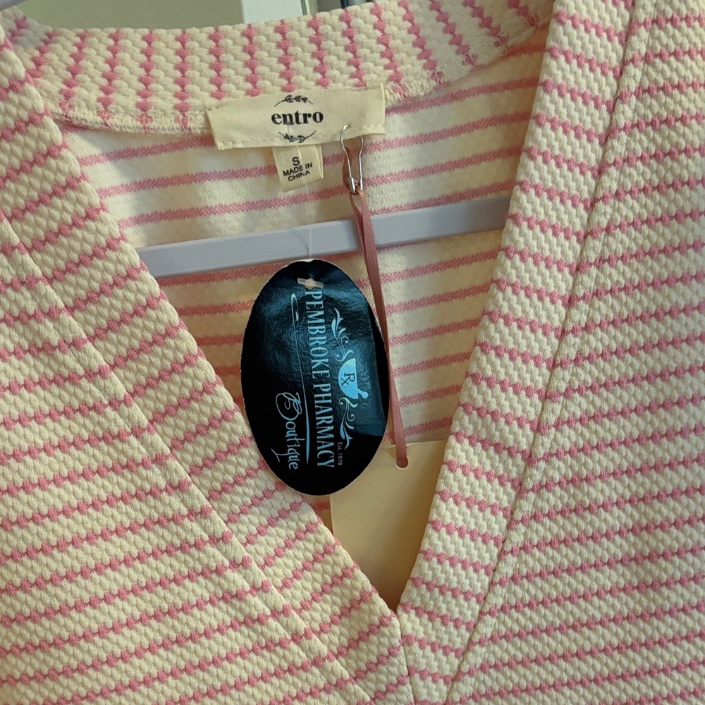 Entro Pink and Cream Striped V-Neck Top - Picture 6 of 8